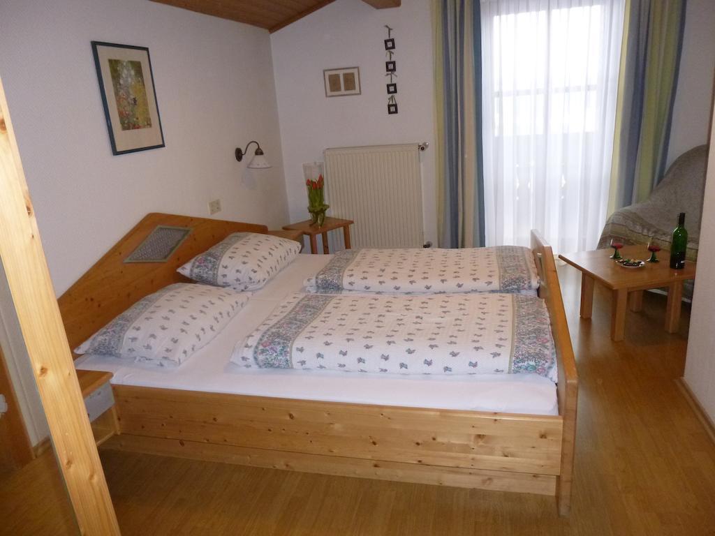 Gastehaus Fischer Hotel Eschlkam Room photo
